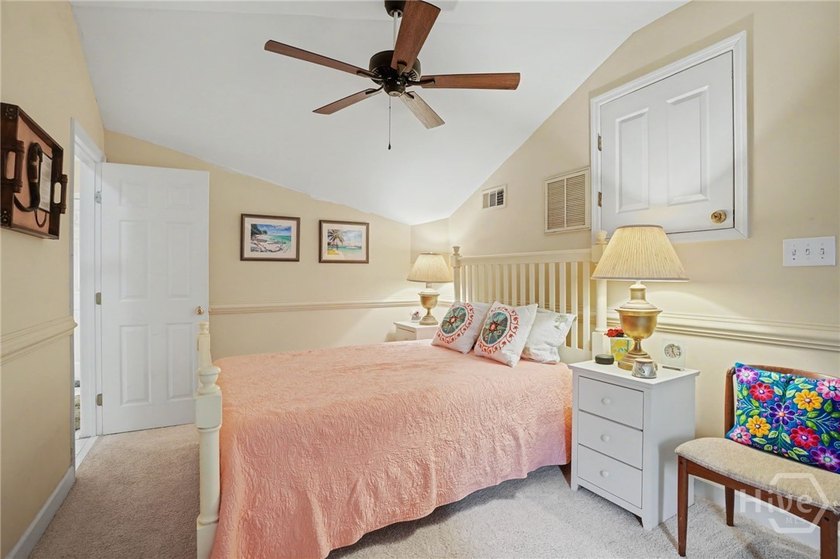 Nicely designed 3-bedroom, 3.5-bath patio home with an ideal - photo 25