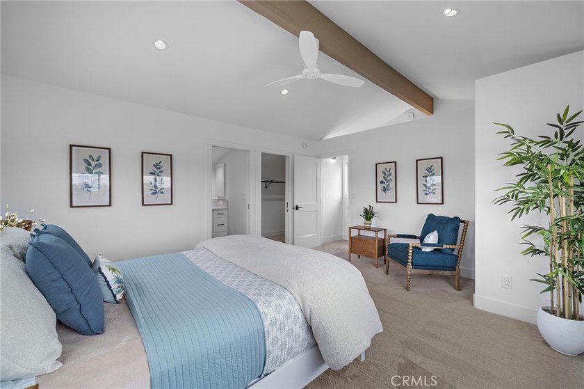 Pristine one of a kind customized Dutch Haven Marina home. This - photo 31