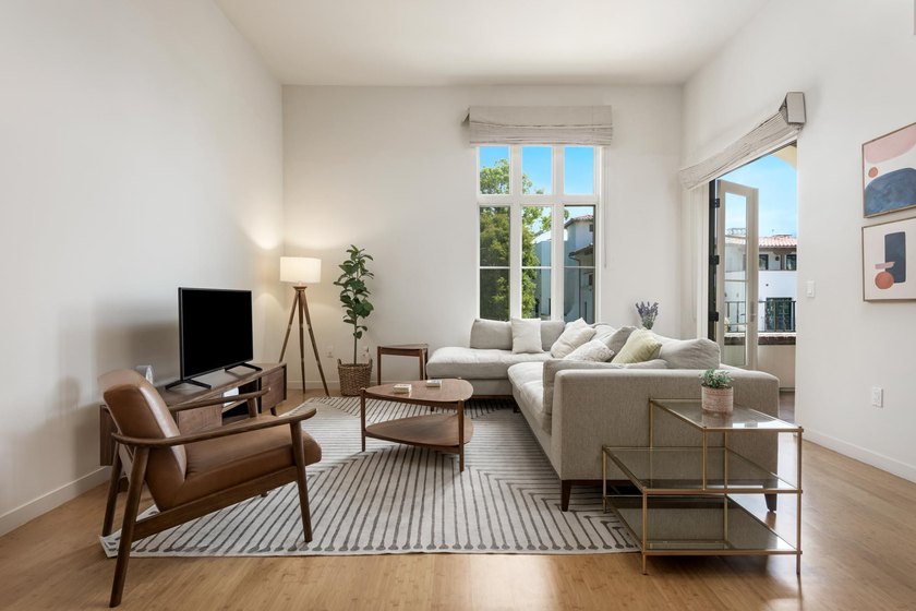 Rare luxury condo in the sought-after Sevilla Development - photo 15