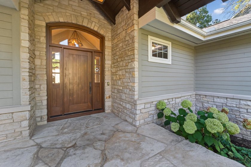 Stunning 4,700sqft custom Craftsman home on a prime .58-acre lot - photo 4