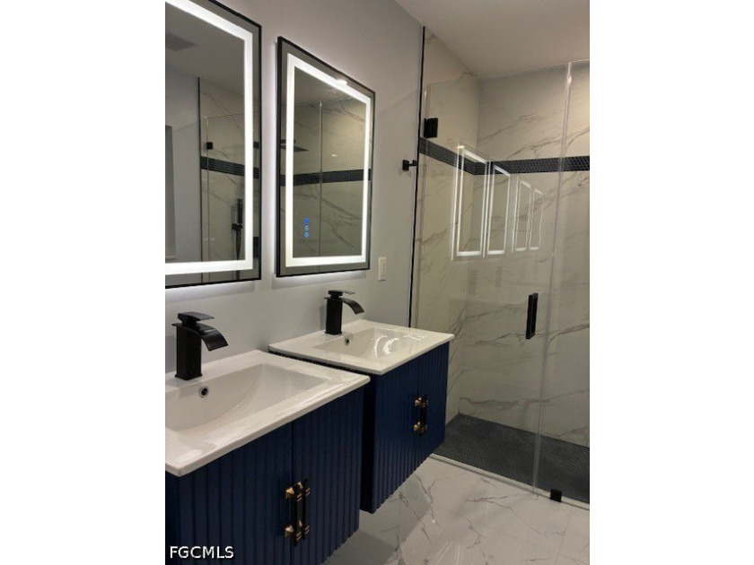 Step inside to discover a fully transformed residence featuring - photo 4