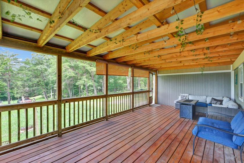 Charming Cottage With Screened Porch &amp; Dock - photo 4