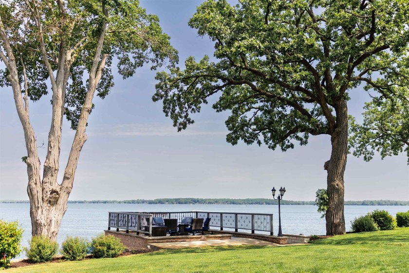THIS is the lake house you have been looking for! Panoramic - photo 7