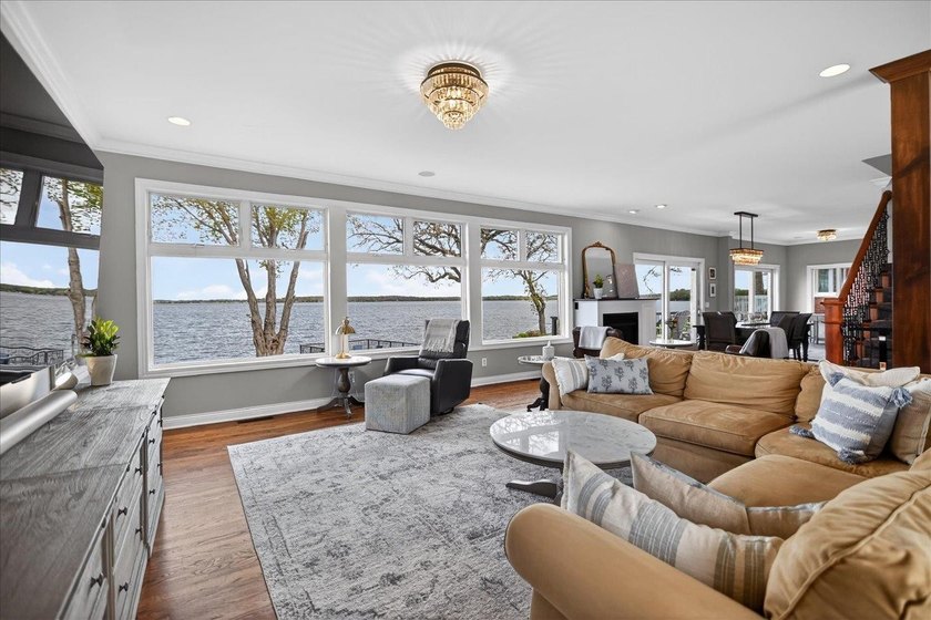 THIS is the lake house you have been looking for! Panoramic - photo 10