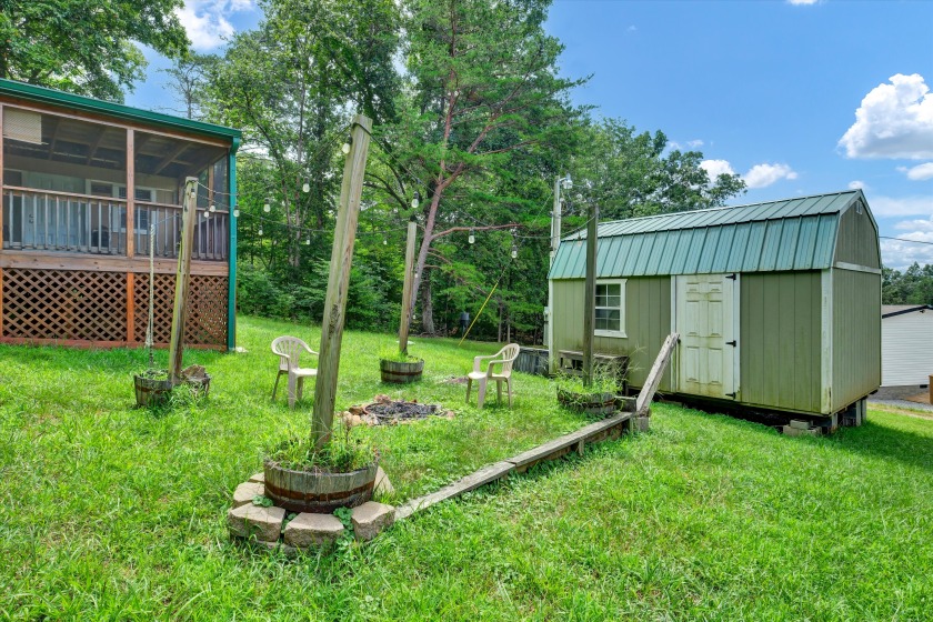 Charming Cottage With Screened Porch &amp; Dock - photo 23