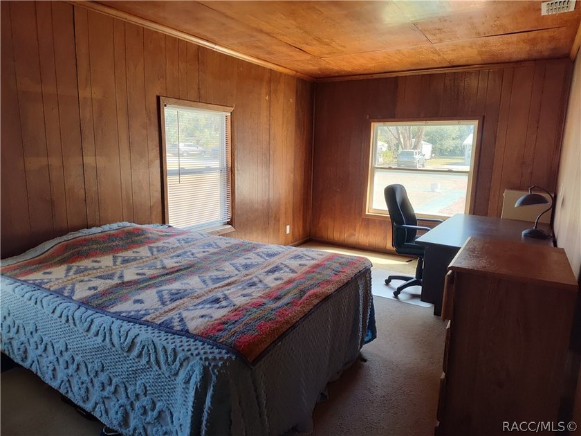 Charming home in Inglis, Fl. Discover this cozy 3-bedroom - photo 14