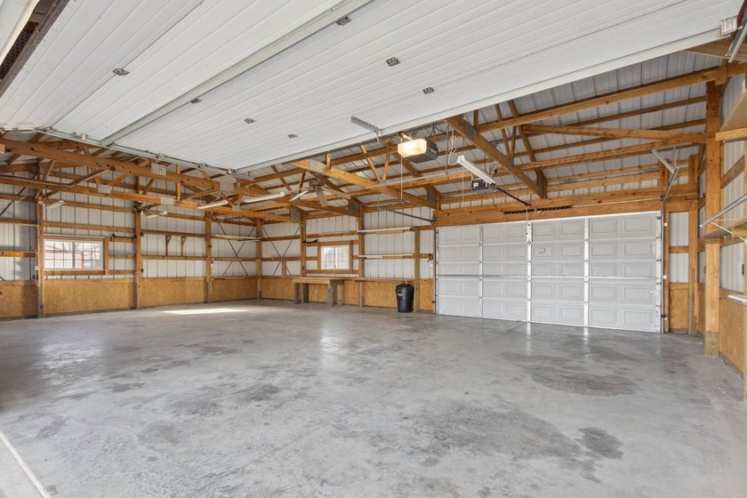 1979 Built Home and a 30x45 Morton Shop building with a concrete - photo 15