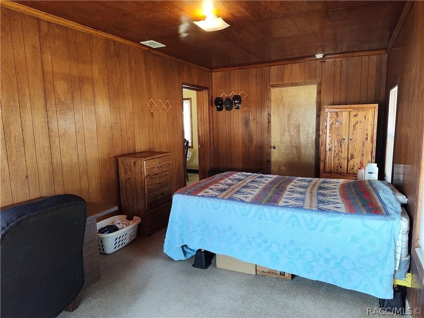 Charming home in Inglis, Fl. Discover this cozy 3-bedroom - photo 15