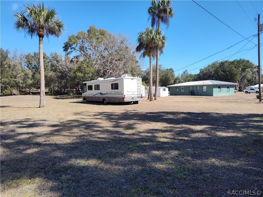 Charming home in Inglis, Fl. Discover this cozy 3-bedroom - photo 17