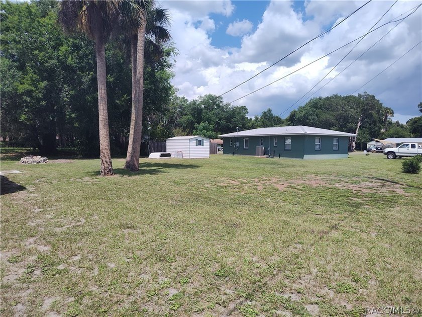 Charming home in Inglis, Fl. Discover this cozy 3-bedroom - photo 24