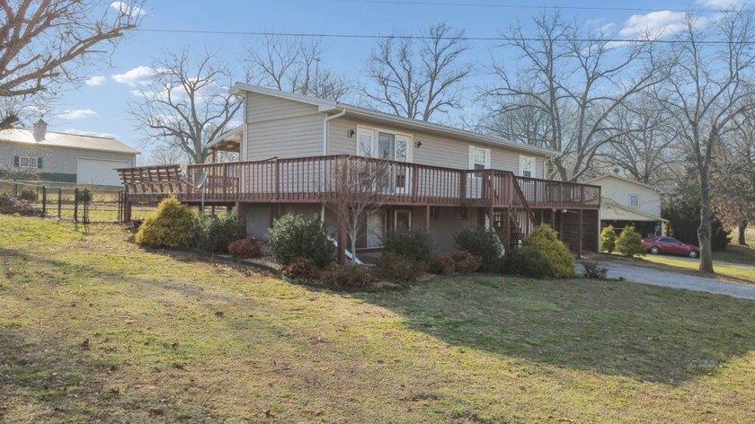 1979 Built Home and a 30x45 Morton Shop building with a concrete - photo 41