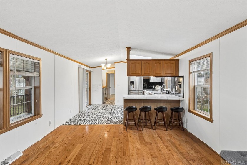 Recently renovated 2004 manufactured home located in a desirable - photo 11