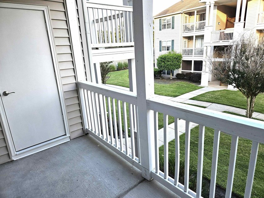 Live your best *beach life* in this like new, updated 2 - photo 14