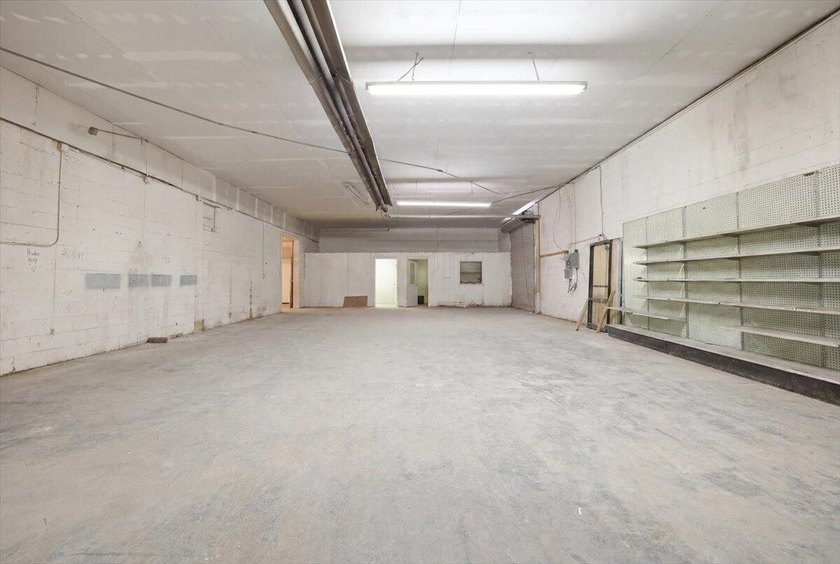 Excellent business opportunity with this cement block building - photo 14