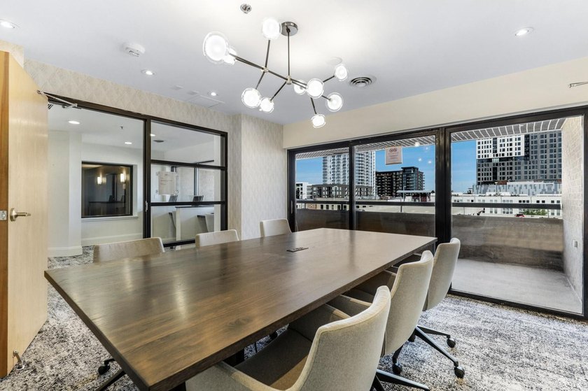 Fabulous 5th floor studio at The Falls Pinnacle, one of the best - photo 27