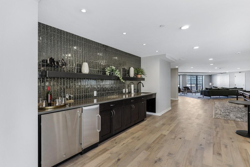 Fabulous 5th floor studio at The Falls Pinnacle, one of the best - photo 30