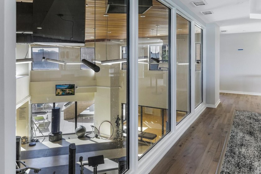Fabulous 5th floor studio at The Falls Pinnacle, one of the best - photo 32