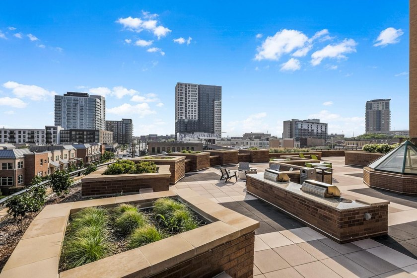 Fabulous 5th floor studio at The Falls Pinnacle, one of the best - photo 44