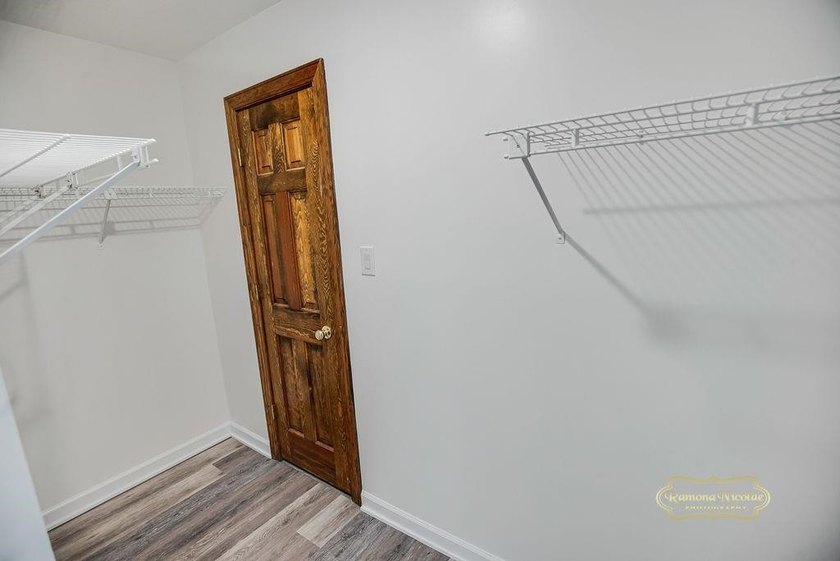 Fully renovated, move-in-ready home with breathtaking - photo 16