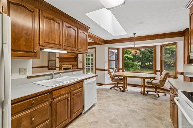Welcome home to this charming all-brick ranch in the desirable - photo 22
