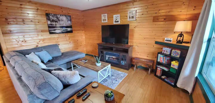 Here it is! Lakefront 2-bedroom, 1-bath cabin at Edgewater Beach - photo 5