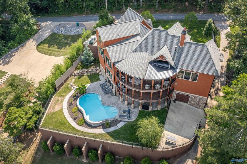 LAKEFRONT LUXURY ESTATE on Weiss Lake! This 5,272+/- sq. ft - photo 3