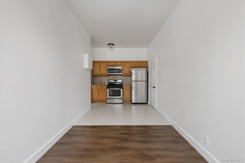 Exceptional mixed-use investment opportunity situated on a prime - photo 12
