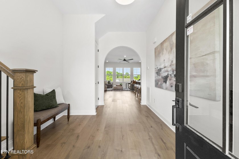 BACK ON THE MARKET &amp; MOVE IN READY!!!! Welcome to the Willow - a - photo 3