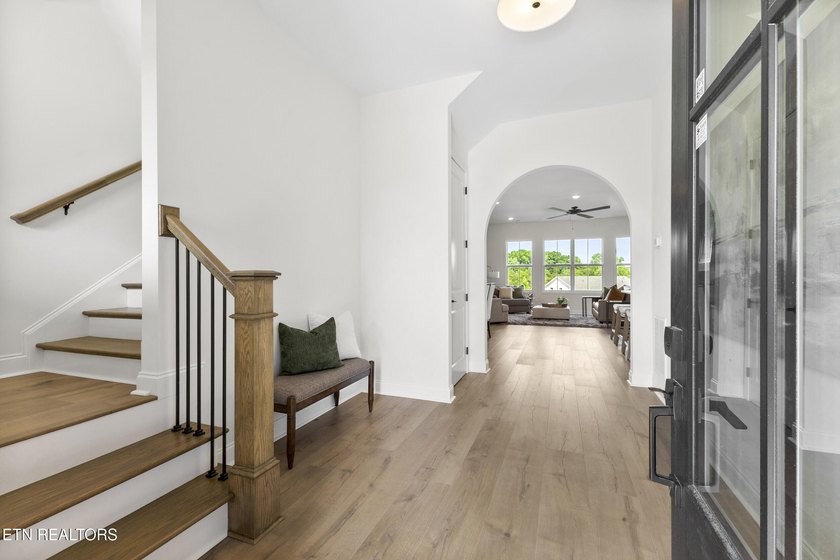 BACK ON THE MARKET &amp; MOVE IN READY!!!! Welcome to the Willow - a - photo 4