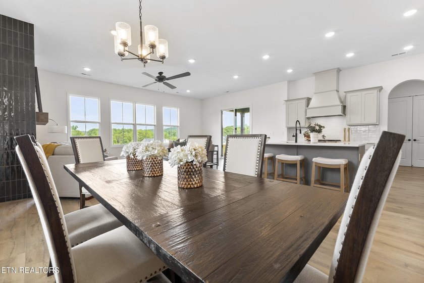 BACK ON THE MARKET &amp; MOVE IN READY!!!! Welcome to the Willow - a - photo 7