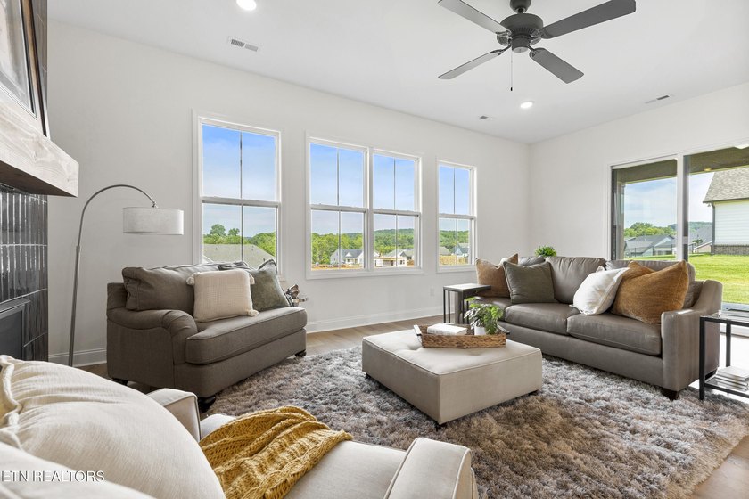 BACK ON THE MARKET &amp; MOVE IN READY!!!! Welcome to the Willow - a - photo 10