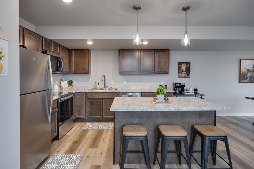 Income~producing 6~unit multifamily property with a balanced - photo 4