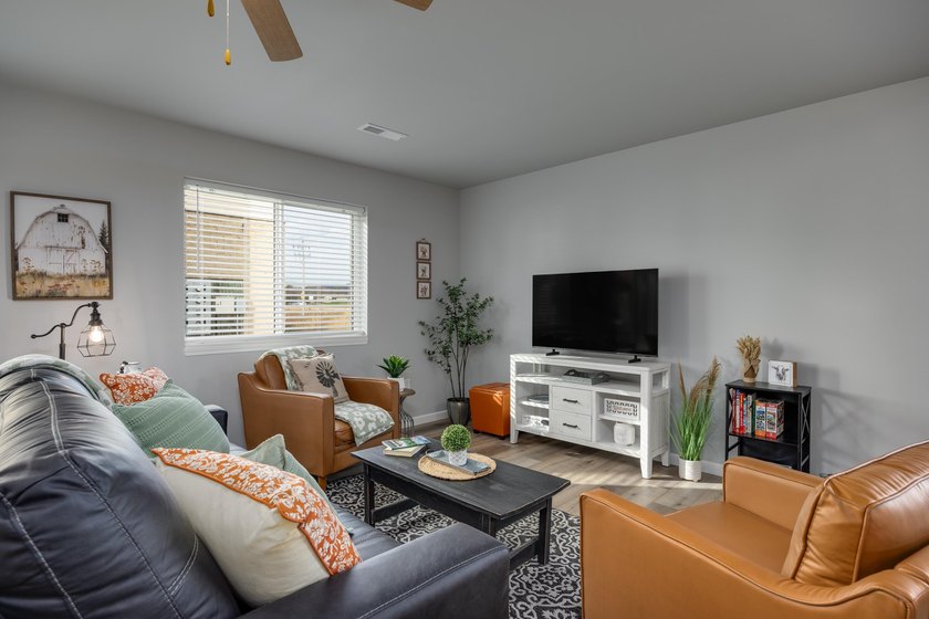 Income~producing 6~unit multifamily property with a balanced - photo 7