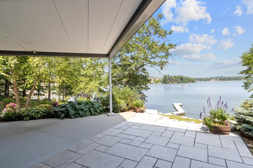 This stunning ranch home, designed by James R. Dresser in the - photo 11