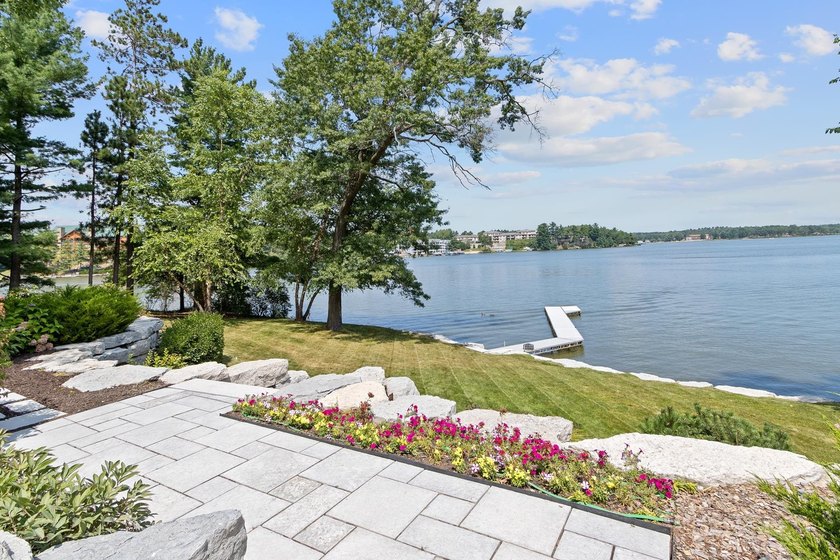 This stunning ranch home, designed by James R. Dresser in the - photo 15