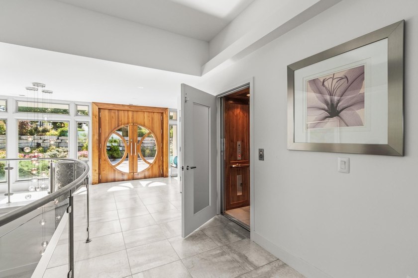 This stunning ranch home, designed by James R. Dresser in the - photo 22