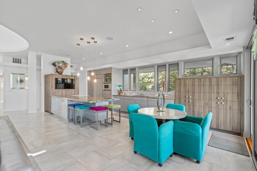 This stunning ranch home, designed by James R. Dresser in the - photo 33