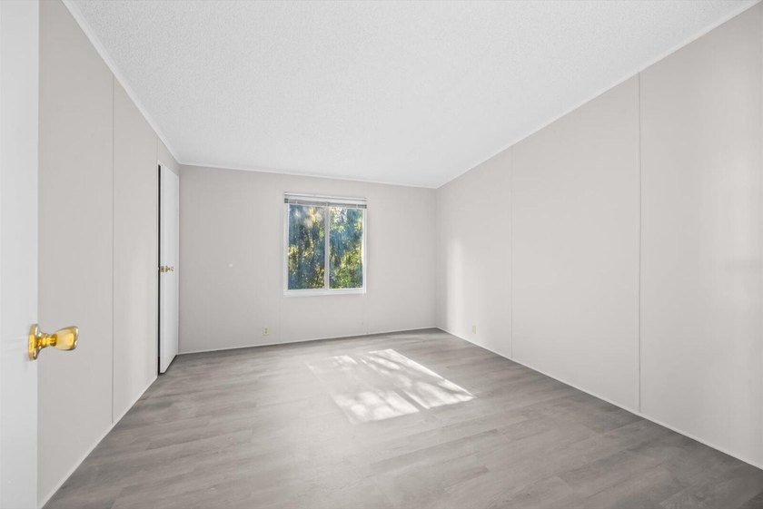 Lakefront 2 bedroom 2 bath home in the Savanna Club 55+ - photo 14