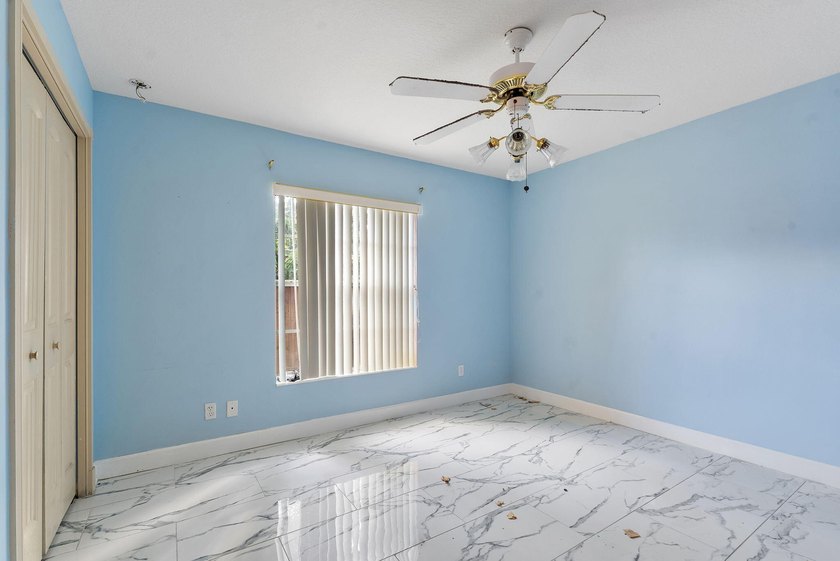 Spacious and well-maintained 3-bedroom, 2-bathroom home offering - photo 23