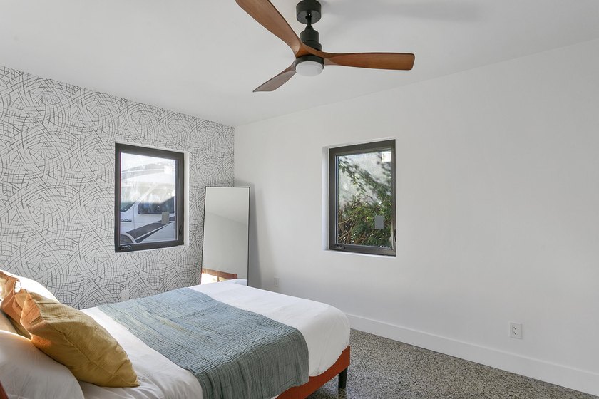Beautiful Oakland Park income property offering flexibility - photo 16