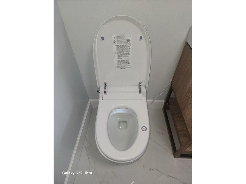 Renovated and Ready! Enjoy the convenience of this spacious 2 - photo 24