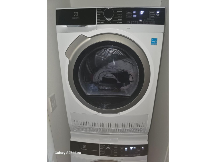 Renovated and Ready! Enjoy the convenience of this spacious 2 - photo 26