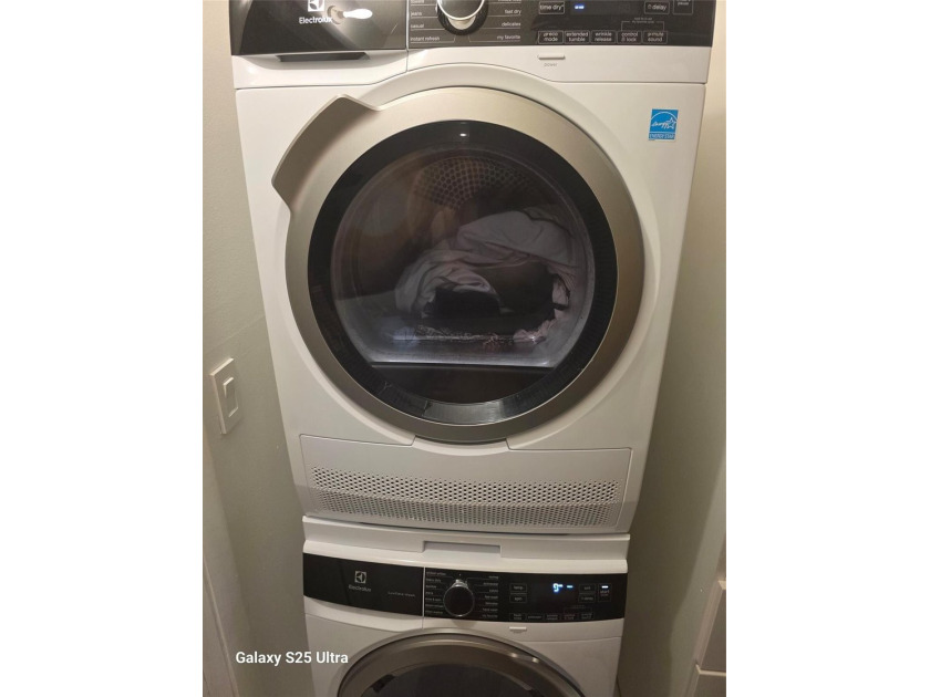 Renovated and Ready! Enjoy the convenience of this spacious 2 - photo 28