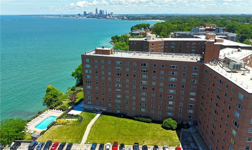 Enjoy effortless high-rise living in this 10th-floor condo at - photo 5