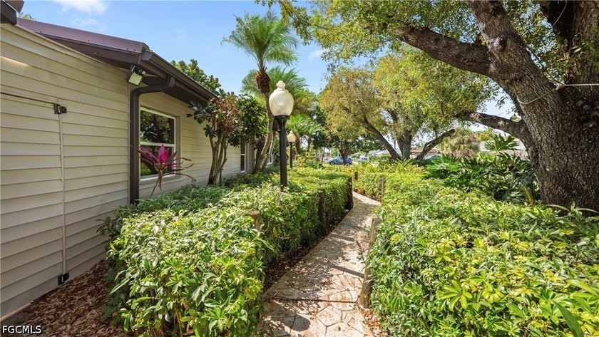 *** A MUST SEE SECRET GARDEN RETREAT - A Mystical Tropical Oasis - photo 3