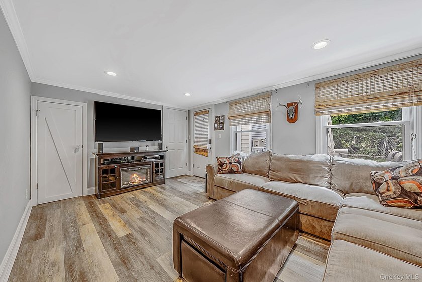 Welcome Home To This Charming Huntington Expanded Cape Nestled - photo 7