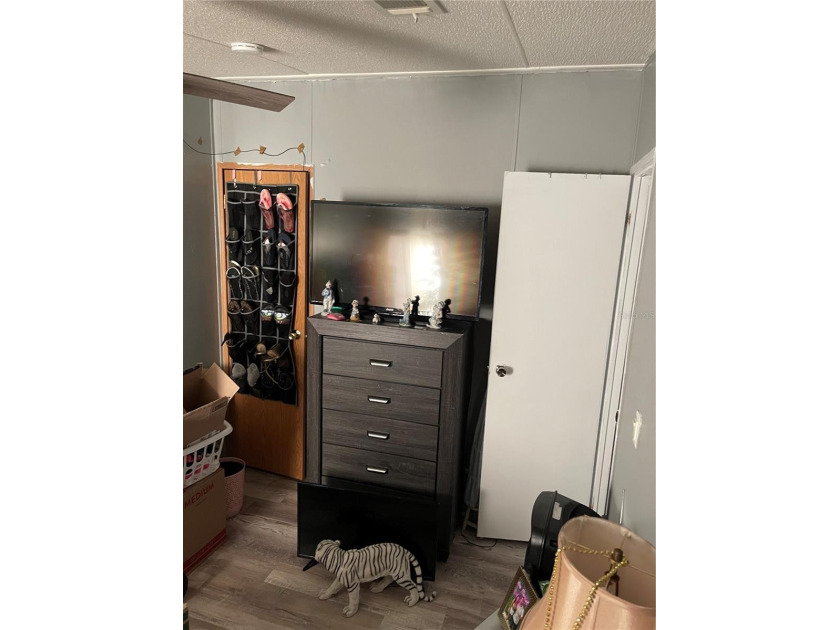 Under contract-accepting backup offers. Rare 4 bedroom find in - photo 11