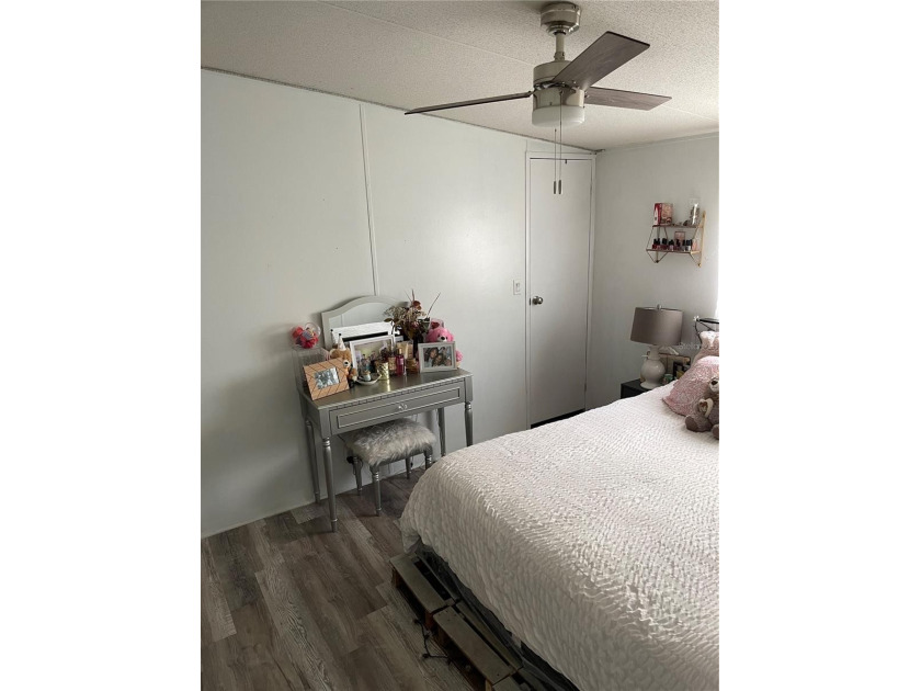 Under contract-accepting backup offers. Rare 4 bedroom find in - photo 13
