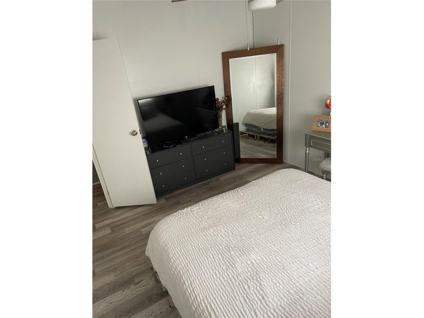 Under contract-accepting backup offers. Rare 4 bedroom find in - photo 14
