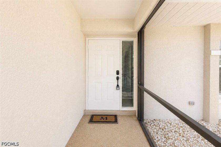 READY FOR NEW OWNERS! This beautifully maintained 3 BEDROOM, 2 - photo 3